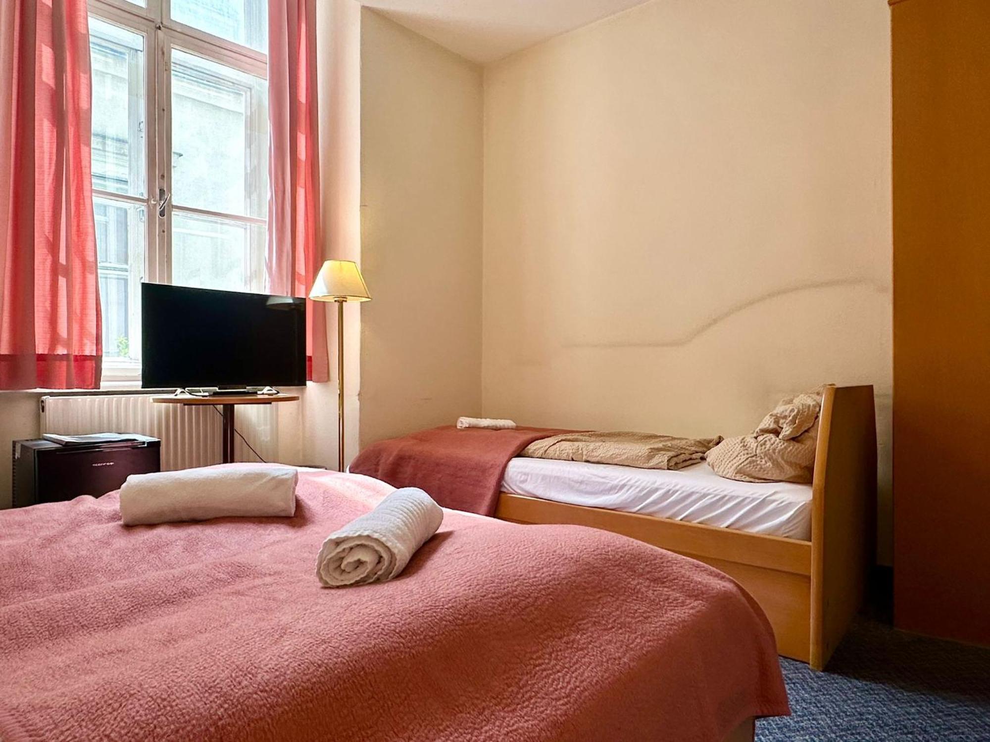 Very Central Apartments, 5 Min To City Center, No Reception Vienna Esterno foto